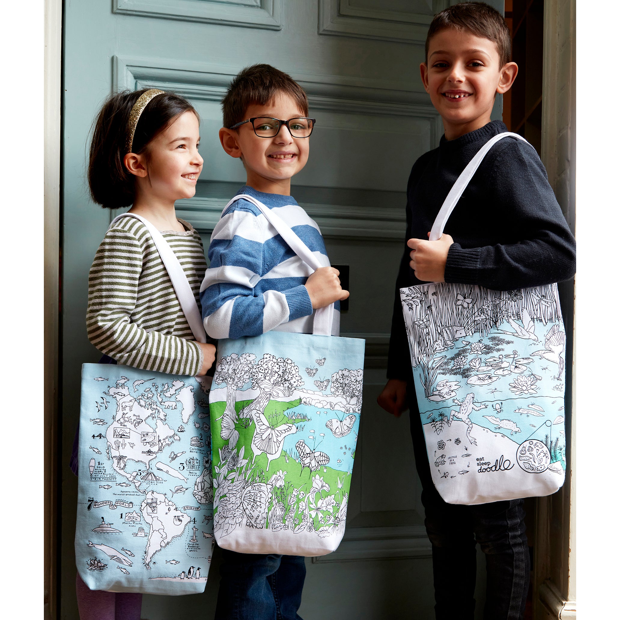 Carry outlet on tote